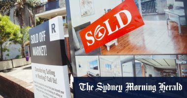 Business defaults soar as Australian house prices outpace the globe