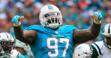 Ex-Dolphins DT Jordan Phillips signs with Giants in NFL free agency.