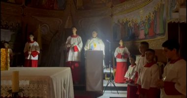 Gaza’s Christians attend Easter service in darkness | Gaza