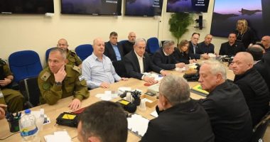 Israeli war cabinet weighs response to Iranian attack
