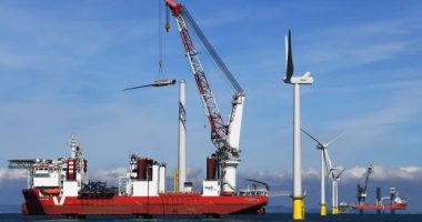 Strains in supply chain pose threat to UK renewables targets, report warns