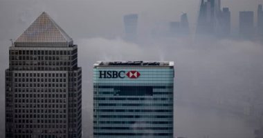 HSBC considers giving graduates jobs in China and India after UK offers pulled