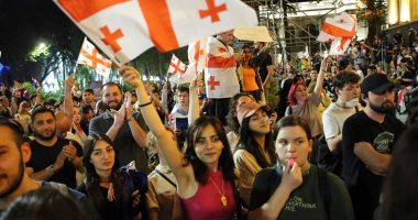 Thousands rally in Georgia as Parliament advances ‘foreign influence’ bill | Protests News