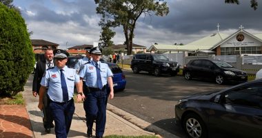 ‘Radicalised’ 16-year-old shot dead by Australia police after stabbing man | Crime News