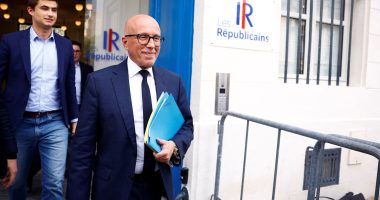 French conservatives remove leader Eric Ciotti for backing Le Pen pact | Emmanuel Macron News