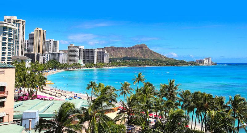Hawaii police suggest beachgoers bring valuables in water with them