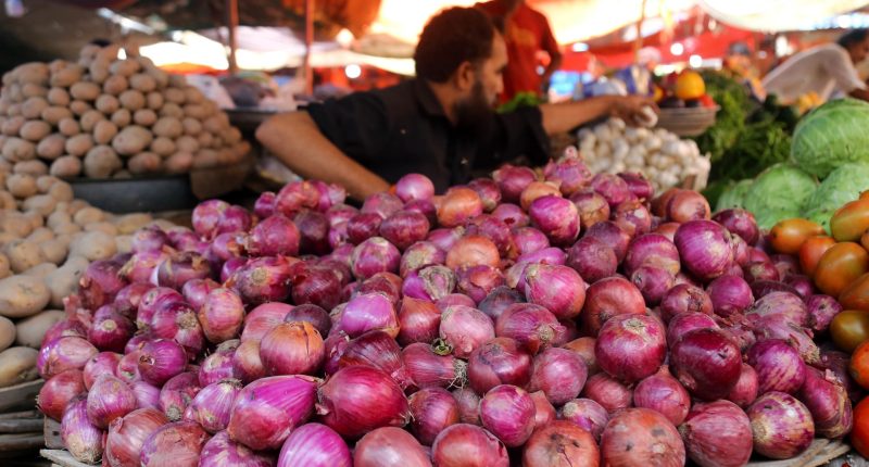 Onion exports: How Pakistan briefly won at India’s cost in unlikely matchup | Business and Economy News