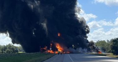 Tanker truck explodes on Texas highway