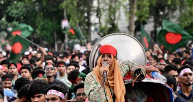 At least 100 wounded as Bangladesh students protest government job quotas | Protests News