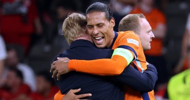 Player Ratings from Netherlands: Which player, described as 'clumsy but effective,' poses a challenge to England? Identifying the weak link who scored a 4/10, and recognizing the Turkish player displaying exceptional skills.