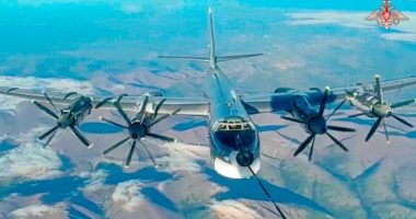 Russia and China fly joint air patrols near US for first time