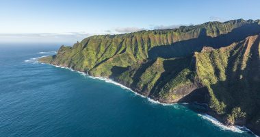 Tourist helicopter crashes off Na Pali Coast on Hawaiian island of Kaua'i; 1 dead, 2 missing