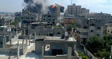 Video shows Israeli strikes hit residential building in Gaza | Gaza